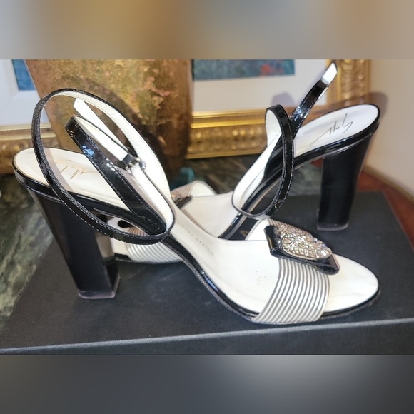 GIUSEPPE ZANOTTI BLACK PATENT LEATHER CRYSTAL HIGH HEEL BLOCK SANDALS 9.5 - Picture 4 of 11